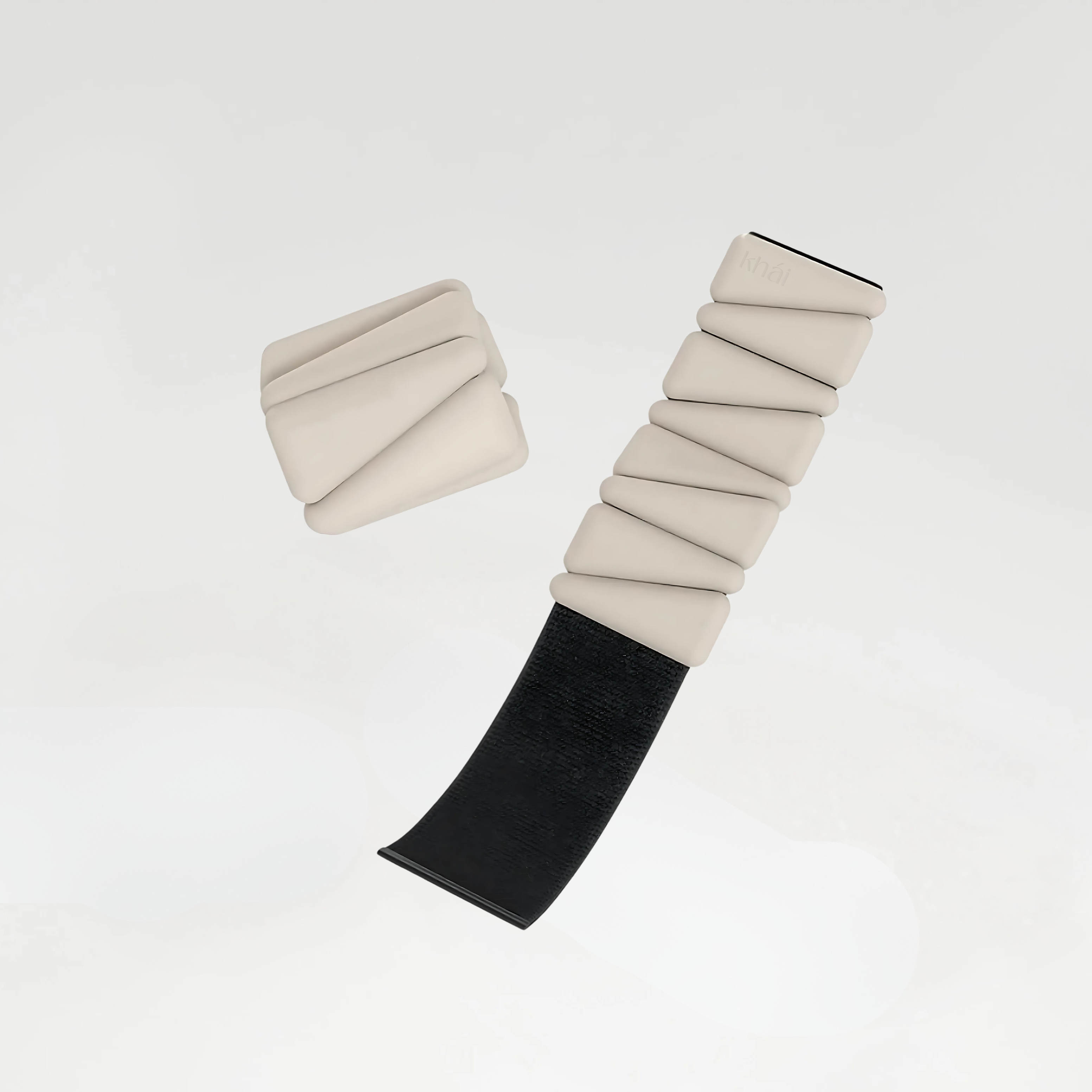 Stiilsed beeži värvi jalaraskused ja käeraskused koduseks treeninguks.